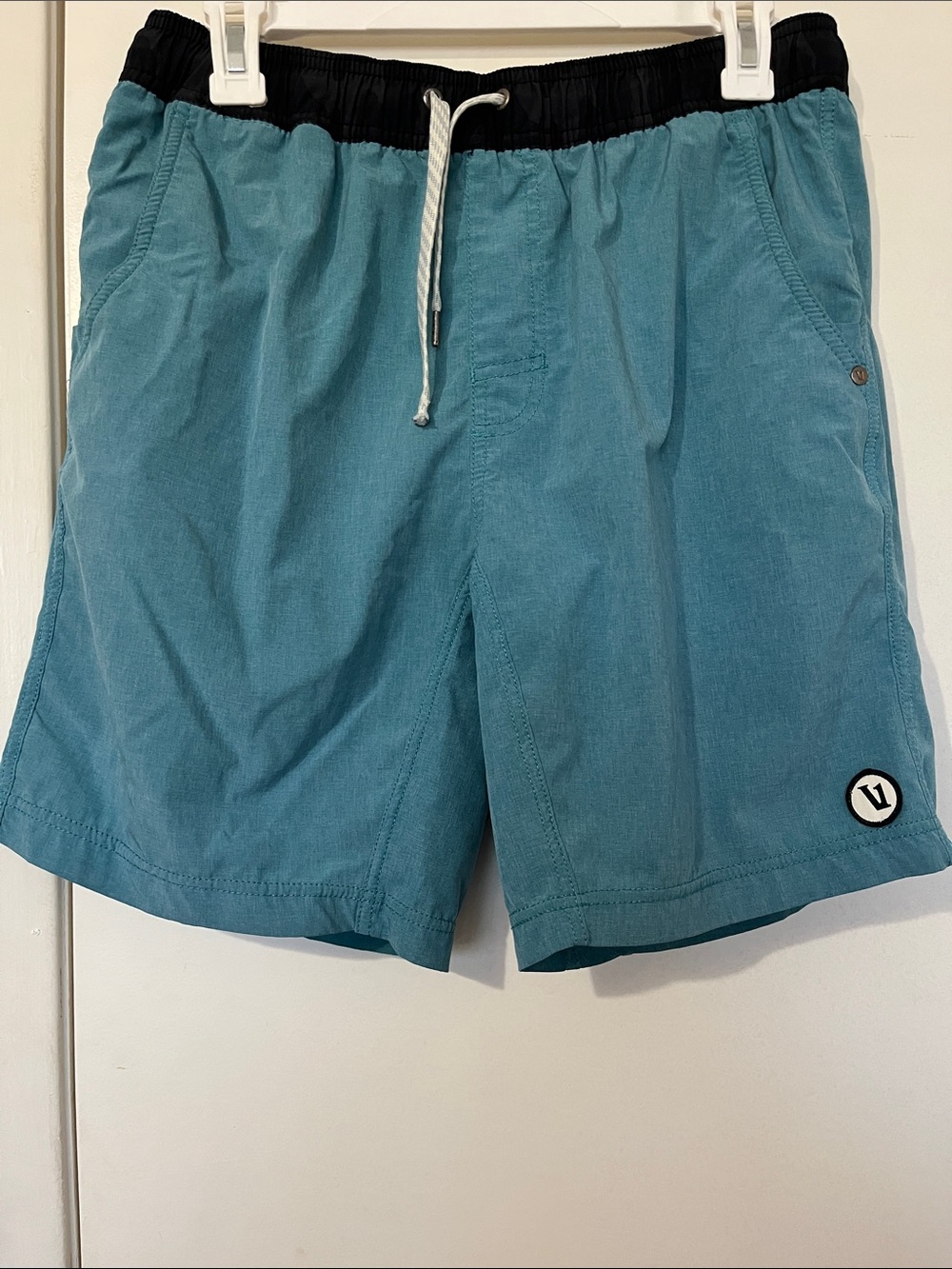 Vuori Kore Athletic Lined Elastic Dark Teal Shorts Inseam 8" Men Size Medium